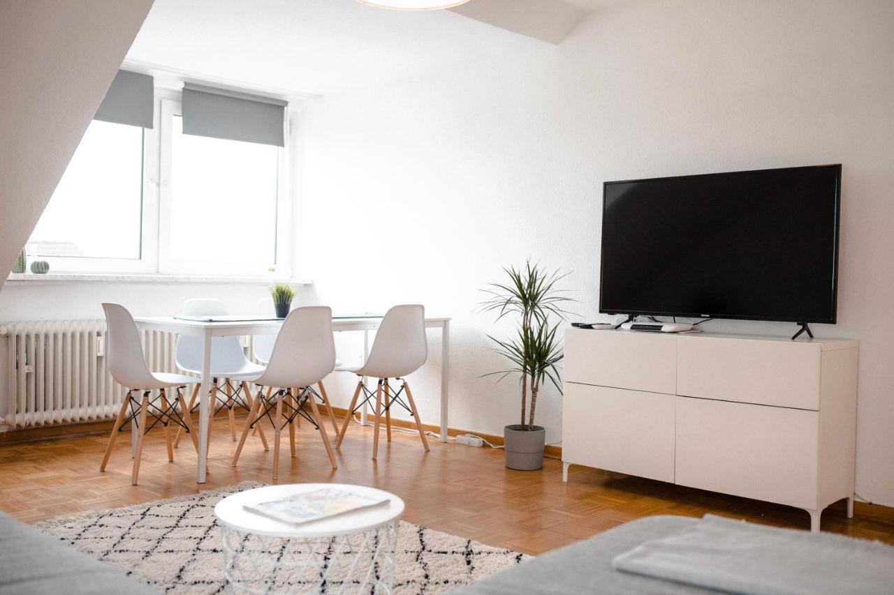 - Neu - Sweet Home, Parkplatz, Netflix *