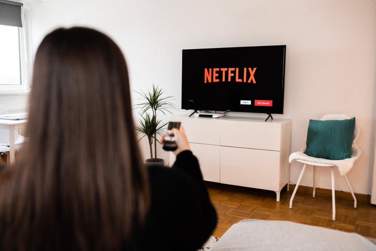 - Neu - Sweet Home, Parkplatz, Netflix *